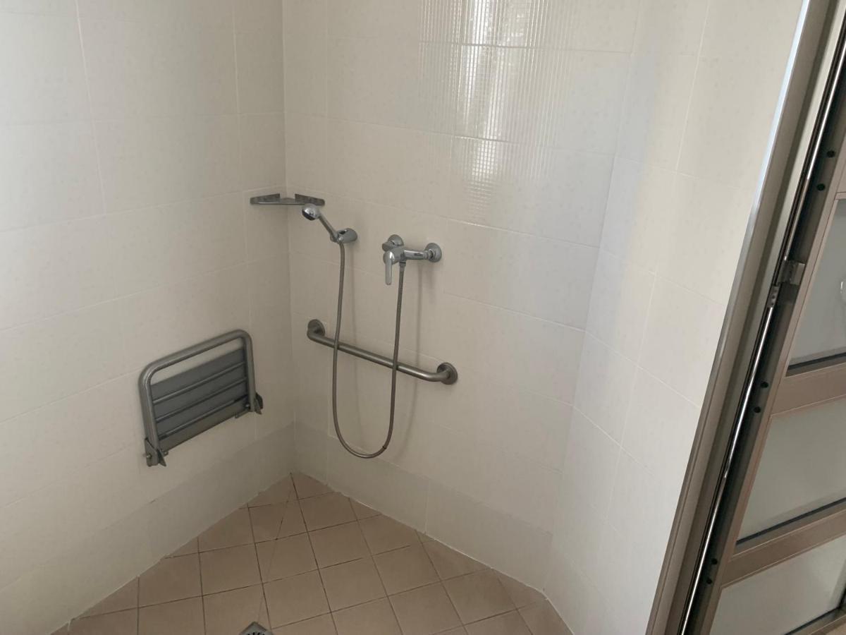Hostal Tarifa -Recepcion Abierta Las 24H- Buitenkant foto
